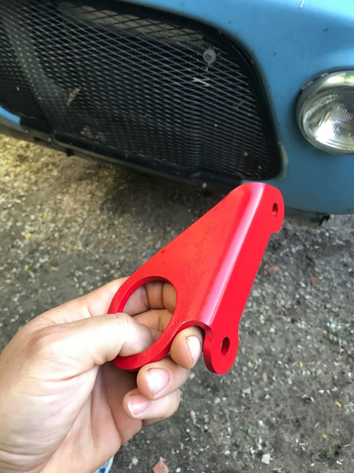 Montage anneau de remorquage pour Renault Estafette